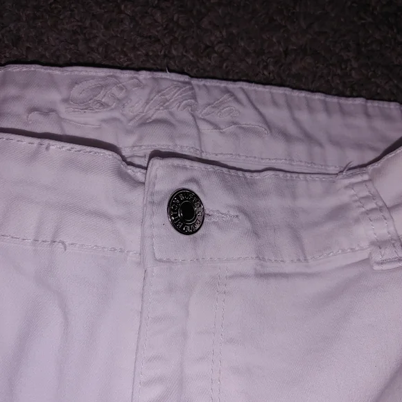 Buffalo Knee Length White Shorts - Picture 4 of 4